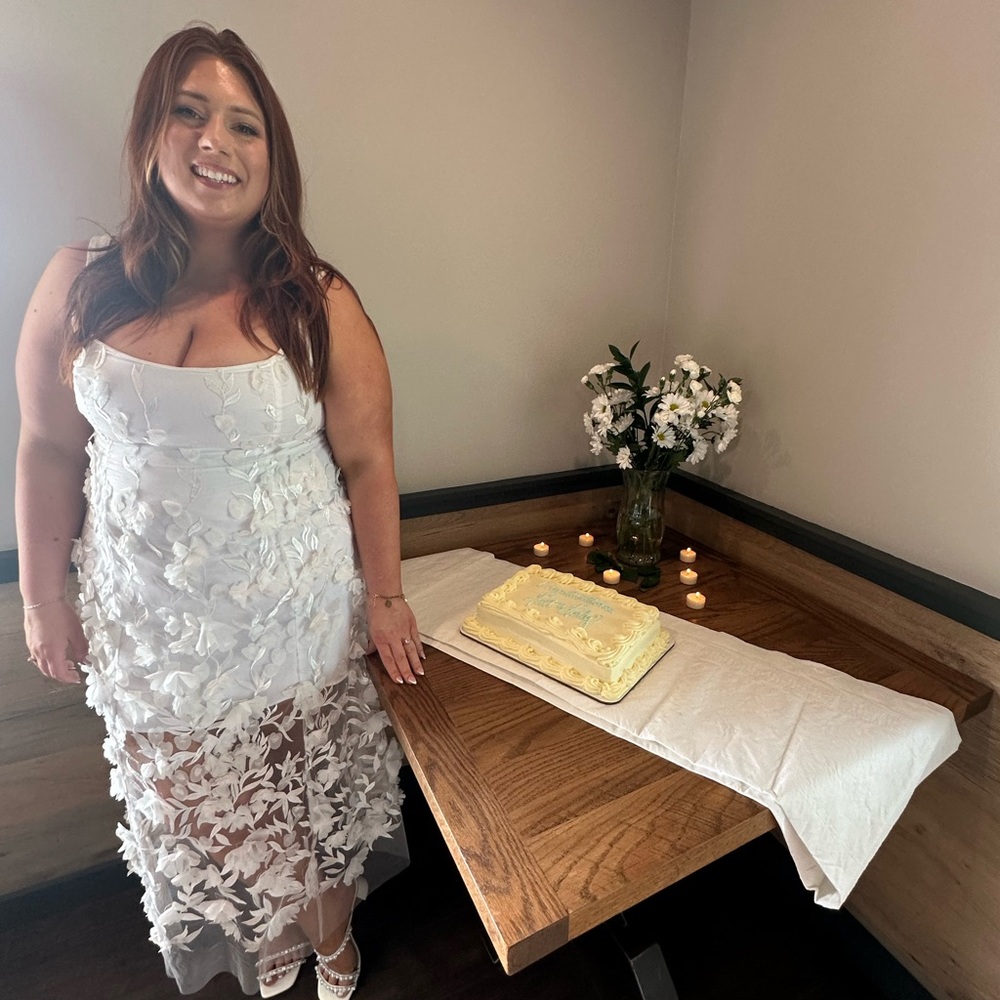 Show me your MuMu white Stephanie DressXXL floral embroidered bridal engagement - Picture 4 of 4